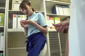 Bỗng dưng có 2 cô chị kế, quan hệ chị này thì chị kia lại ganh tị