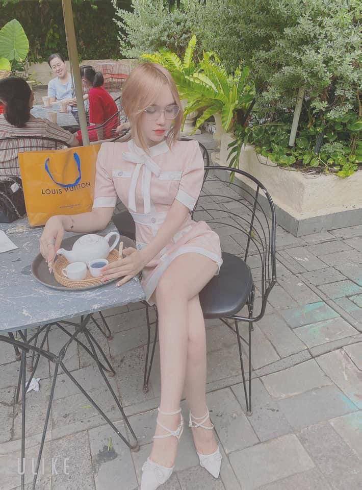 [Người đàn ông gầy] Một cô gái trẻ tốt bụng đã gặp phải một gã khốn nạn. Sau khi khóc lóc và than phiền, cô đã bị cưỡng hiếp và quan hệ tình dục hai lần. Âm hộ của cô ướt. Cô ấy nói không nhưng vẫn bị làm tình cho đến khi nó sưng lên...